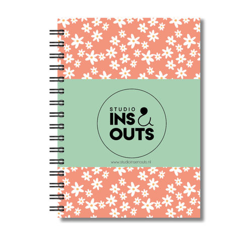 Plakboek A5 Op Maat | Fotoboek Eigen Tekst | Gepersonaliseerd Scrapbook | A5 - 14,9x21cm | Oranje Met Witte Bloemetjes