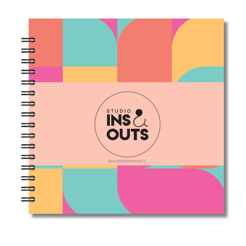 Plakboek Op Maat | Fotoboek Eigen Tekst | Gepersonaliseerd Scrapbook | Vierkant 21x21cm | Kleurrijke Vormen