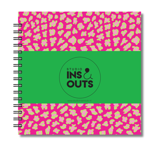 Plakboek Op Maat | Fotoboek Eigen Tekst | Gepersonaliseerd Scrapbook | Vierkant 21x21cm | Panterprint Roze