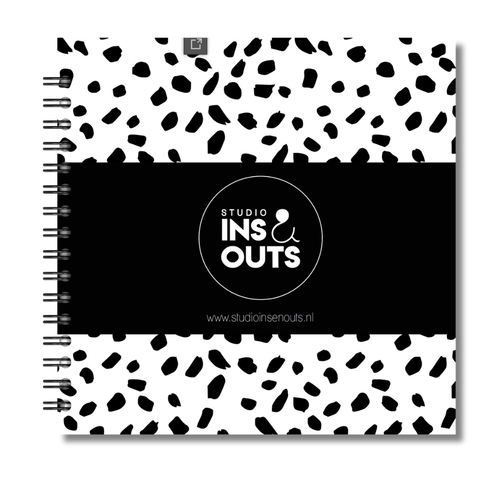 Plakboek Op Maat | Fotoboek Eigen Tekst | Gepersonaliseerd Scrapbook | Vierkant 21x21cm | Dots Zwart